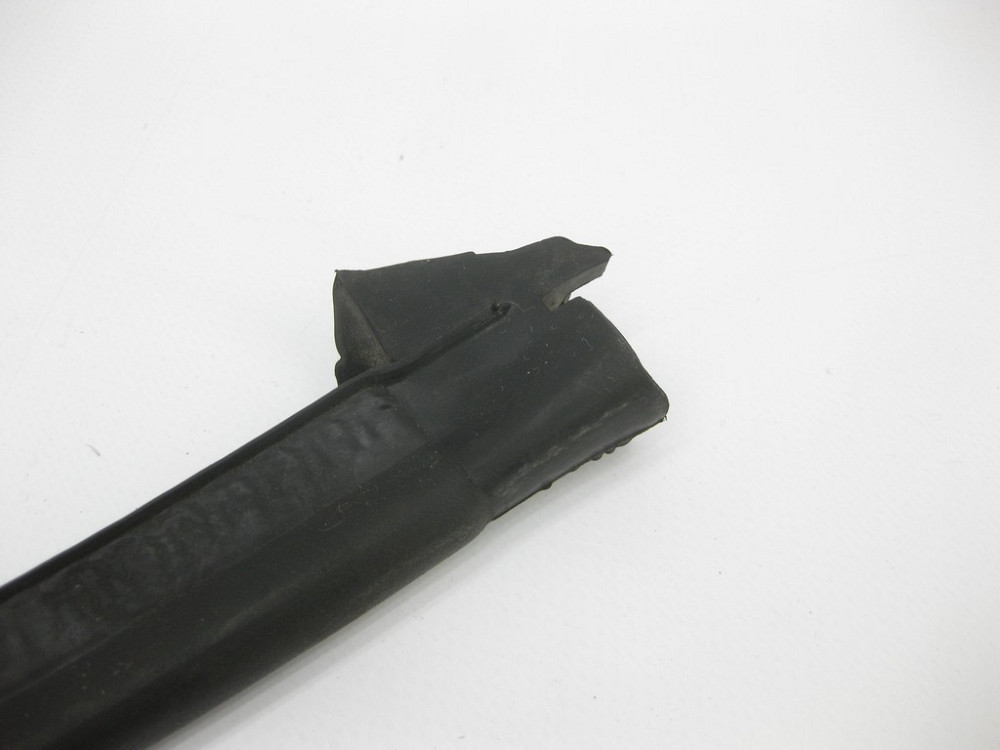 Audi  8E0823723A Ущільнювач підкапотний задній Audi A4 B6 Одеса - фото 6