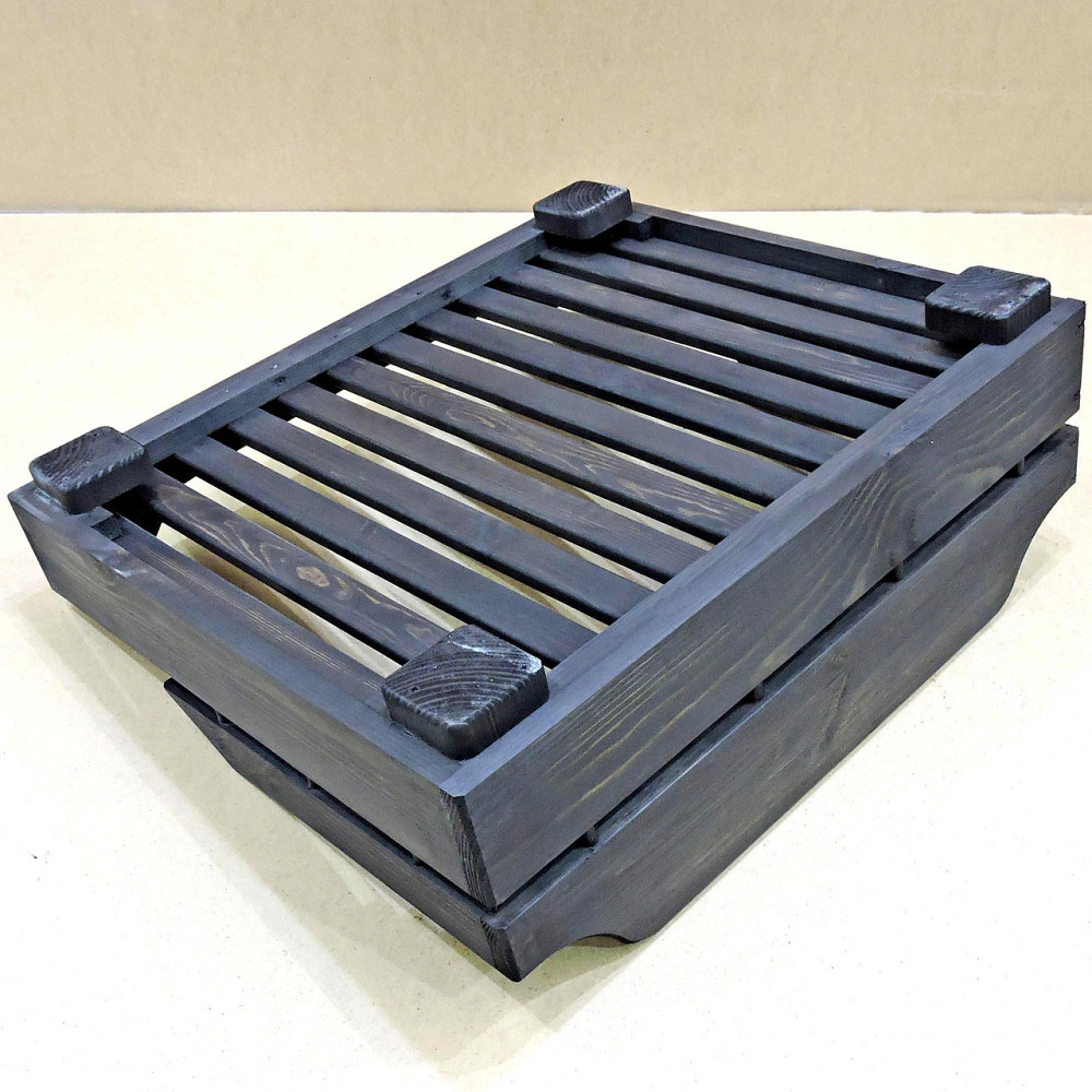 Лежак деревянный для собаки 