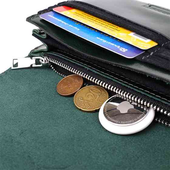 Добротный кошелек в два сложения из натуральной гладкой кожи GRANDE PELLE 22945 Зеленый Киев