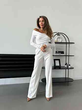 Жіночий романтичний лонгслів зі спущеними плечима трикотаж масло Одеса