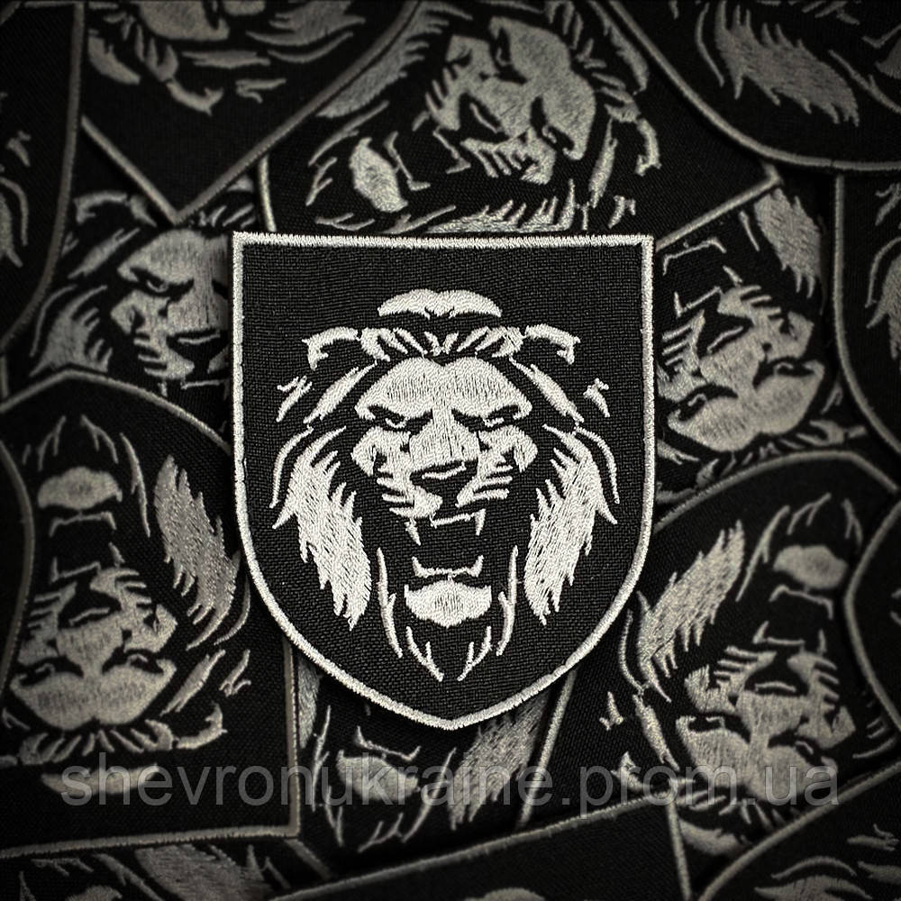 Шеврон ЛЕВ. Цар звірів (Форма щит. На липучці) Розмір 8x7см Київ - фото 1