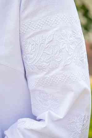 Вишиванка жіноча, лляна, біла, топ Київ