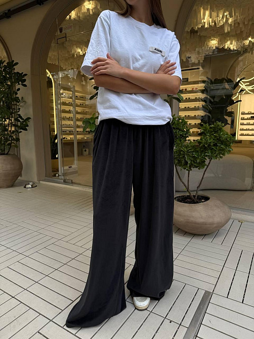 Женские базовые объемные брюки в стиле оверсайз турецкий велюр Одесса - изображение 4