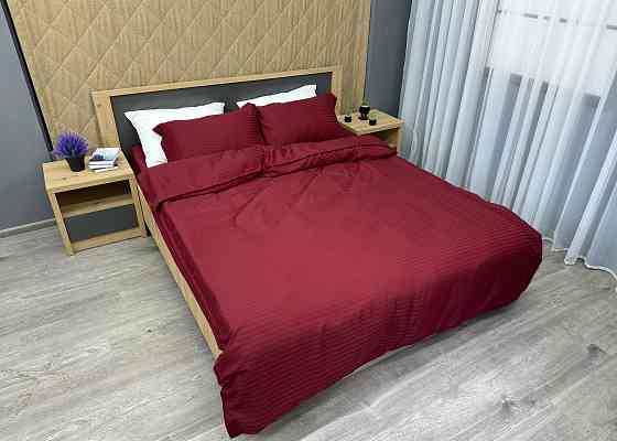 Комплект постельного белья Страйп-сатин Семейный с простыней на резинке 180х200х25, 2 пододеяльника 150х200, 2 наволочки 70х70 Бордовый (88-219) Киев