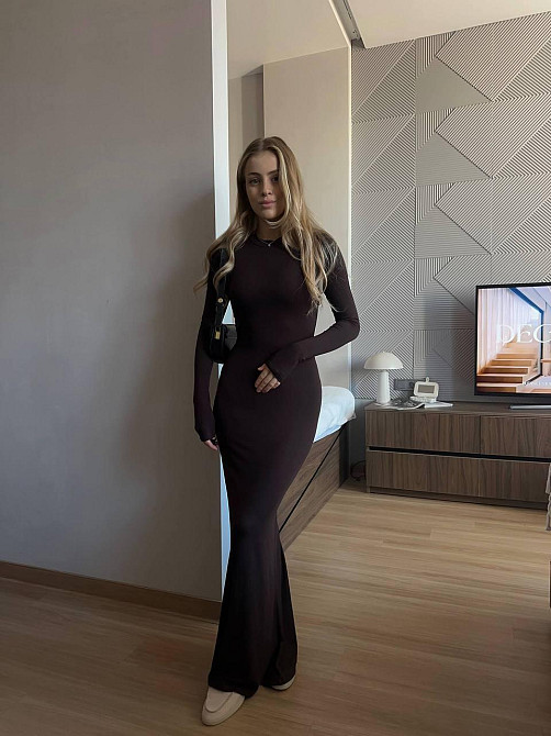 Женское облегающее макси платье из вискозы Шоколадный Одесса - изображение 3