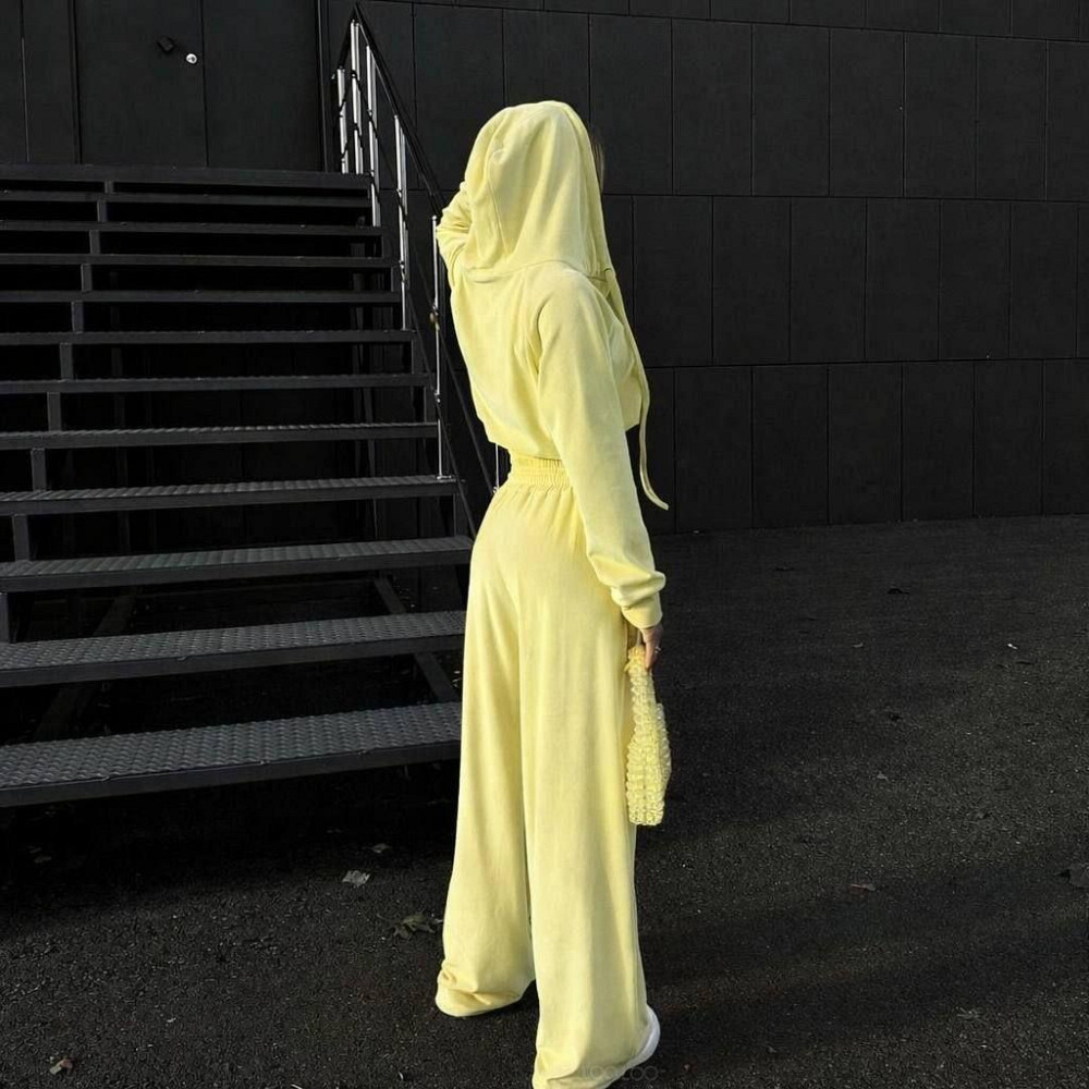 Велюровый костюм-двойка с укороченными худыми и свободными брюками, Лимон, размер 46/48 Лубны - изображение 1
