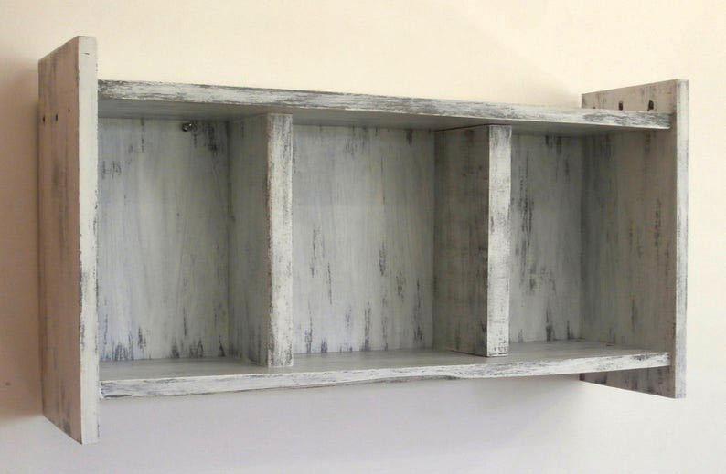 Полка над унитазом 