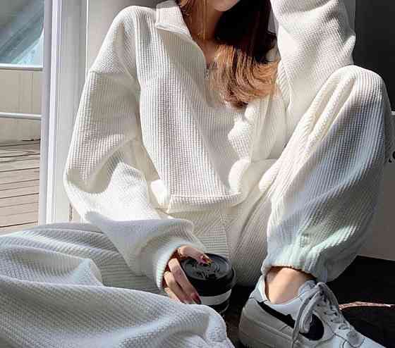 Женский повседневный костюм двойка: свитшот и штаны вельвет вафля Молочный, 42/46 Одесса