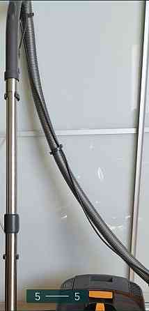 Пылесос с функцией влажной уборки. Киев