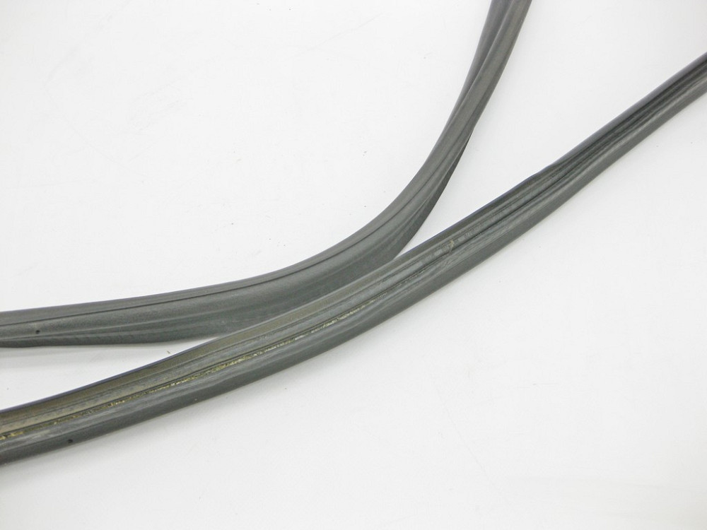 Mercedes-Benz  A1647401178 Ущільнювальна гумка кришки багажника ML W164 Одесса - изображение 5