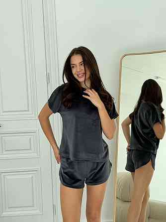 Піжама жіноча футболка + шорти з плюшевого велюру Графітовий S Харків