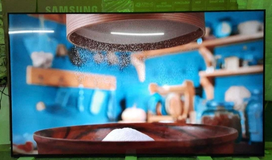 Телевизор Безрамный: 65