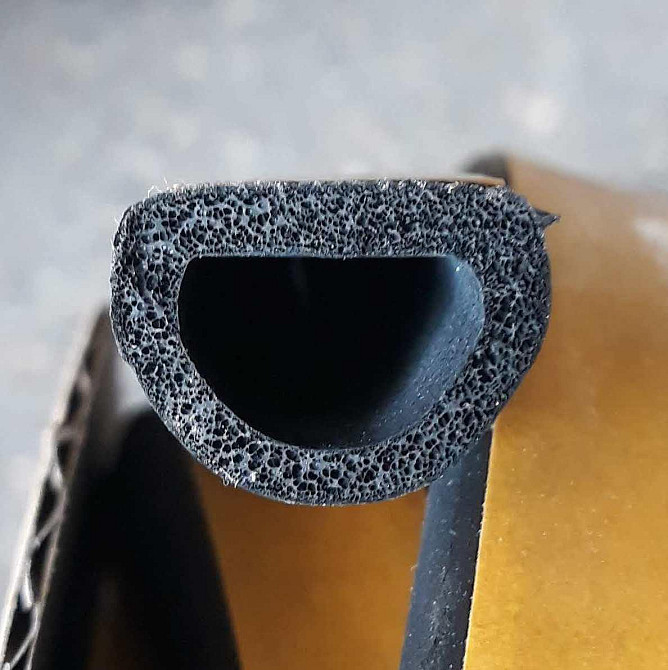 Самоклеючий гумовий ущільнювач профіль D 21х15 (50м) чорний,одинарний Павлоград - фото 3