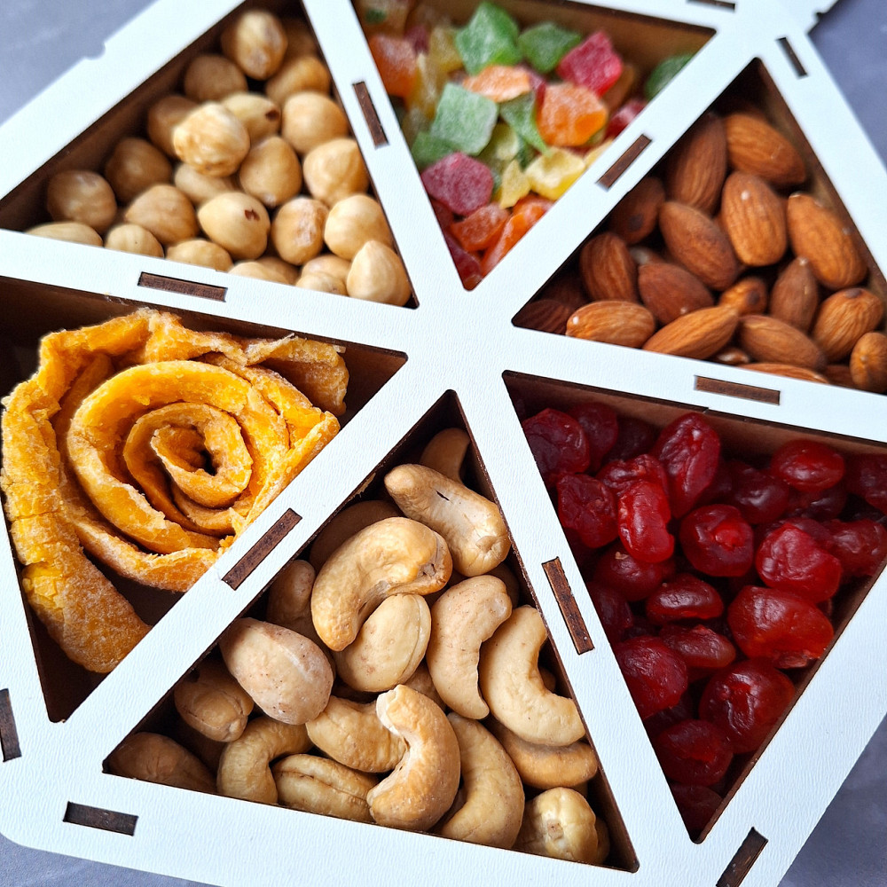 Подарунковий набір горіхів і сухофруктів у дерев'яній коробочці 450 грамів Одеса - фото 7