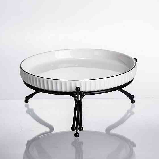 Фруктовница фарфоровая на металлической подставке черная Киев