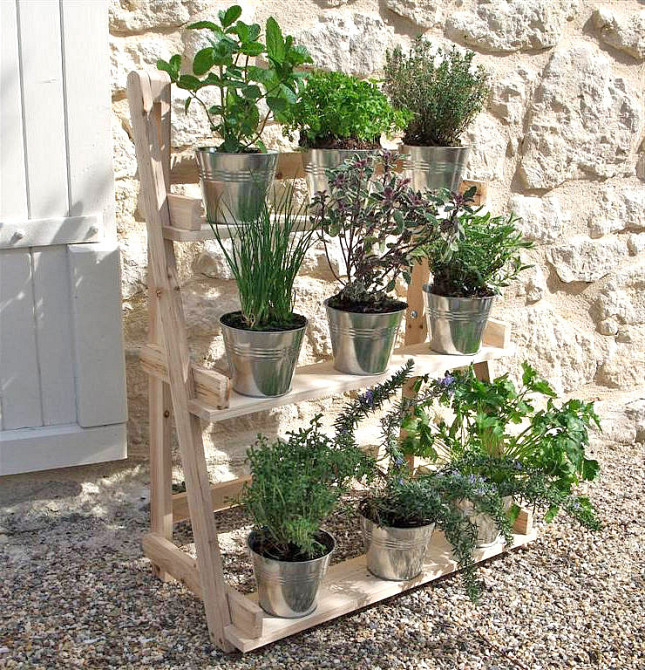 Полка настенная для цветов 