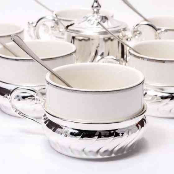 Чайный сервиз (6 чашек в подстаканниках, 6 чайных ложечек, 1 сахарница и 1 ложечка для сахара Ровно