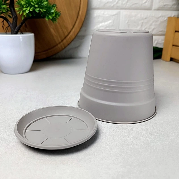 Цветочный горшок с подставкой 