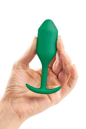 Анальная пробка со смещенным центром тяжести B-Vibe Snug Plug 2, силиконовая, зеленая Sex Aura Киев