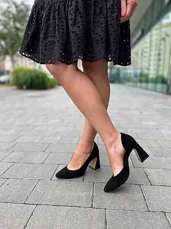 LIRIO Замшеві туфлі жіночі на стійких грубих підборах весна-осінь демісезонні чорні T0304/CT805 Коломия