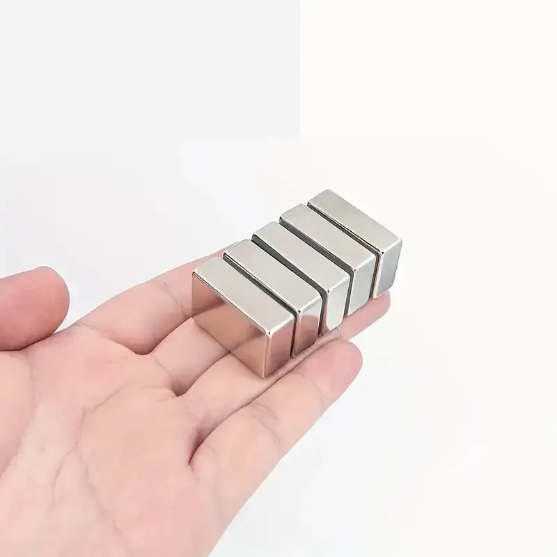 Неодимовий магніт 30x20x10 мм N35 для побуту та промисловості Київ - фото 3