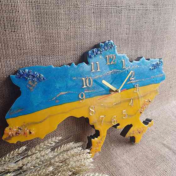 Часы настенные 80*55 из эпоксидной смолы ручной работы 