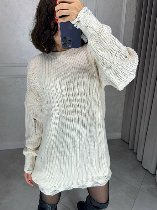 Женское уютное теплое платье свободного силуэта с рваным эффектом машинная вязка Одесса - изображение 1