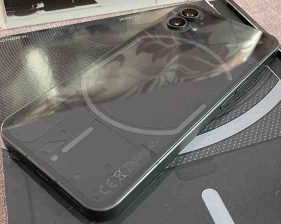 Смартфон Nothing Phone 1 8/256 повний комплект 
+ навушники Nothing Ear Киев