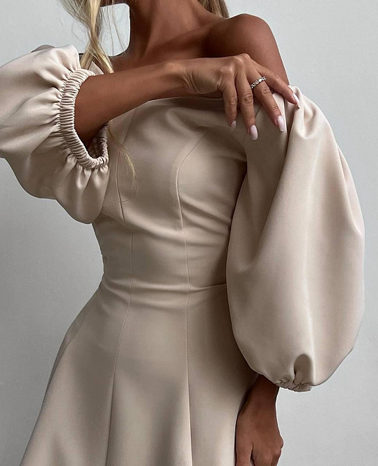 Женское романтическое мини платье с объемным рукавом костюмка Одесса - изображение 7