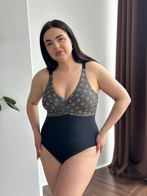 Женский купальник слитный большого размера с принтом plus size с поролоновыми чашками на бретельках бифлекс черный 2XL Одесса - изображение 7
