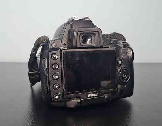 Дзеркальний фотоапарат Nikon D5000 + kit об'єктив 18-55 + сумка + SD 64GB Клевань