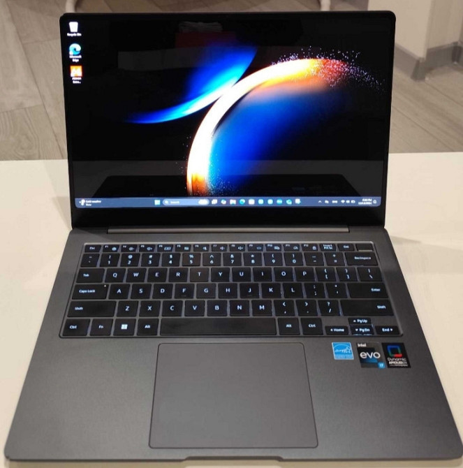 Преміальний ультрабук Samsung Galaxy Book 3 Pro 14