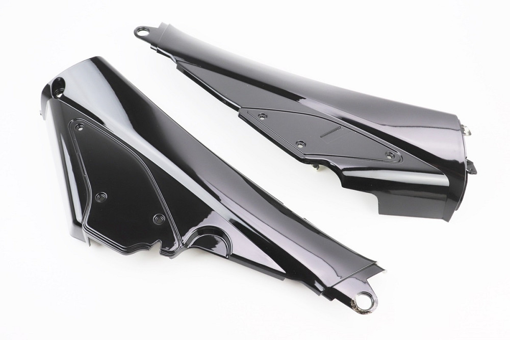 пластик - бічний середній лівий, правий к-кт 2шт, ЧОРНИЙ ГЛЯНЦЕВИЙ Киев - изображение 1