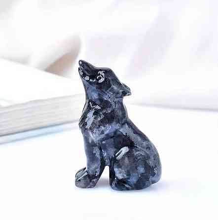 Фігурка вовка з чорного лабрадориту – 5 см Київ