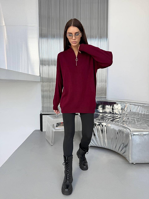 Жіночий стильний подовжений оверсайз светр зі змійкою в'язання 50% котон/50% акрил Бургунді Одеса - фото 9