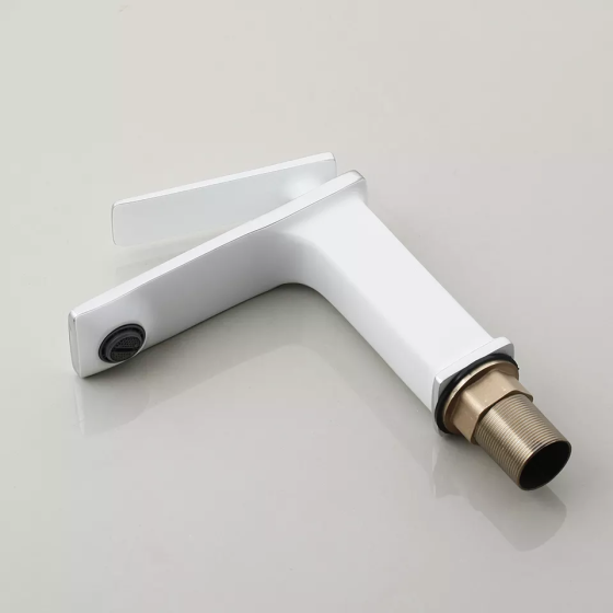 Смеситель качественный в ванную для умывальника, кран однорычажный из латуни для холодной и горячей воды Белый Каменец-Подольский