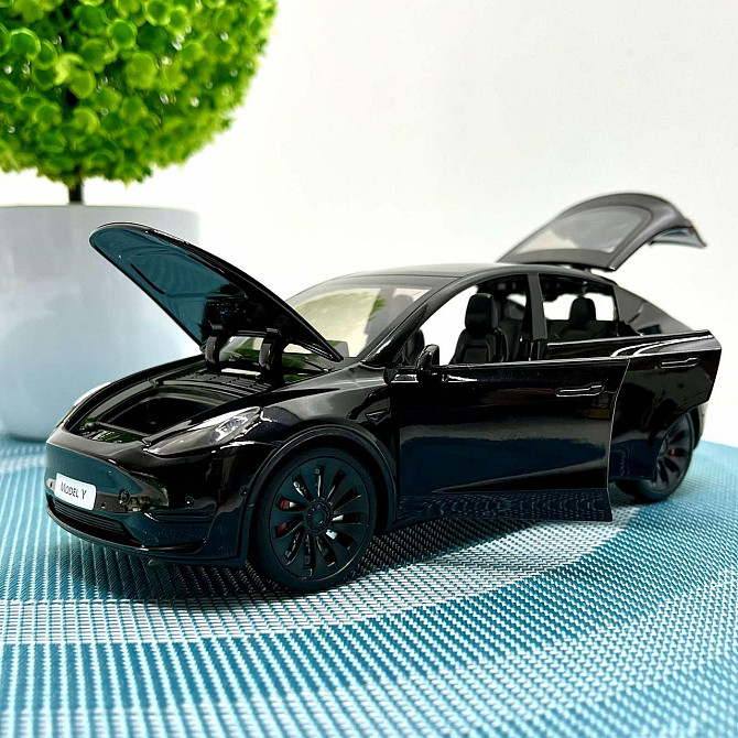 Машина Автосвіт Tesla Model Y інерційна відчиняються двері капот багажник 17см Чорна (AP-2001) Чернігів - фото 9