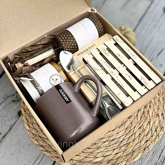 Подарунок для чоловіка, батька, друга або брата — чоловічий набір з чашкою, чаєм і медом Ірпінь