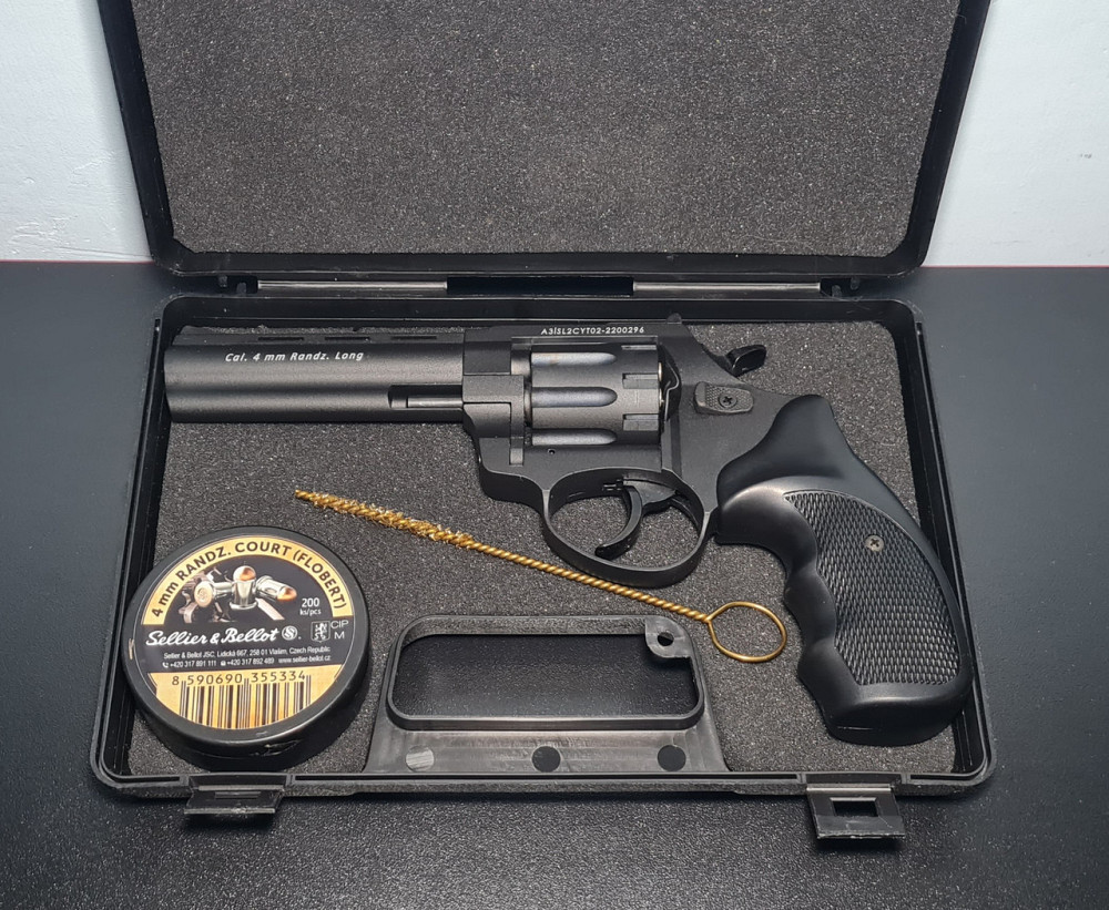 Револьвер STALKER S 4.5" 4мм на патроні Флобера + 200 патронів + щітка + кобура Клевань - фото 1