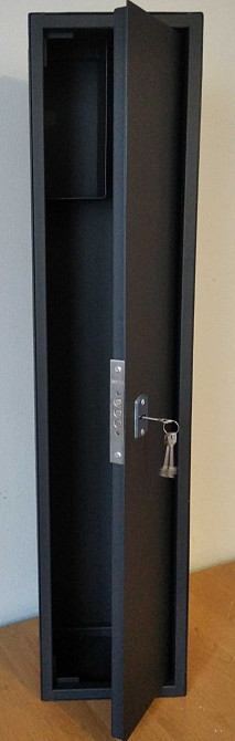 Сейф для оружия,с полкой под 
