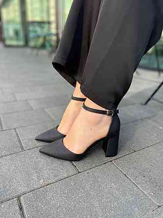 Seastar Чорні босоніжки літні жіночі на підборах із закритим носком, з еко-шкіри з напиленням S Киев