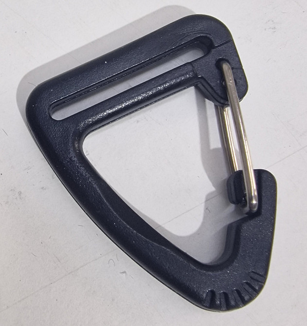 Карабін пластиковий 2.5 мм чорний під тактичні вироби для кріплення рукавичок Одеса - фото 2