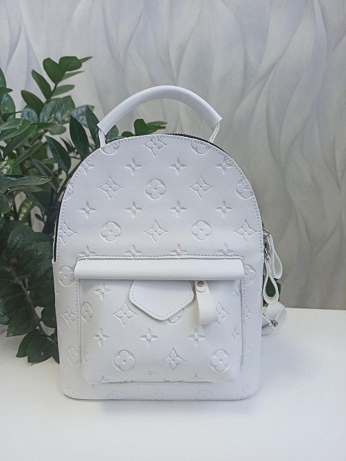 Женский рюкзак классический брендовый. Женский маленький брендовый рюкзак Белый 816 Киев - изображение 1