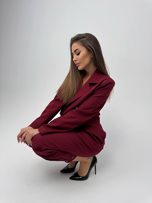 Женский базовый брючный костюм: укороченный пиджак и брюки креп-костюмка + подкладка Марсал, 46/48 Одесса - изображение 9