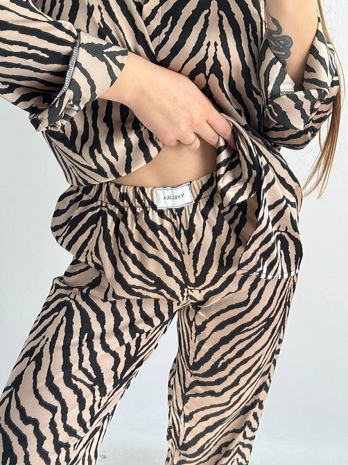 Жіночий шовковий костюм із штанами Бежевий Зебра M/L Харків - фото 4