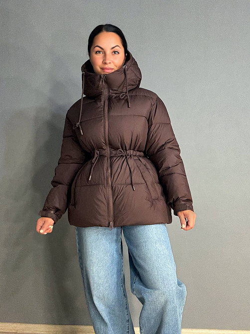 Куртка жіноча A-N 9020-1 подовжена з капюшоном і затяжкою талії коричнева, коричневий, 42 Київ - фото 11