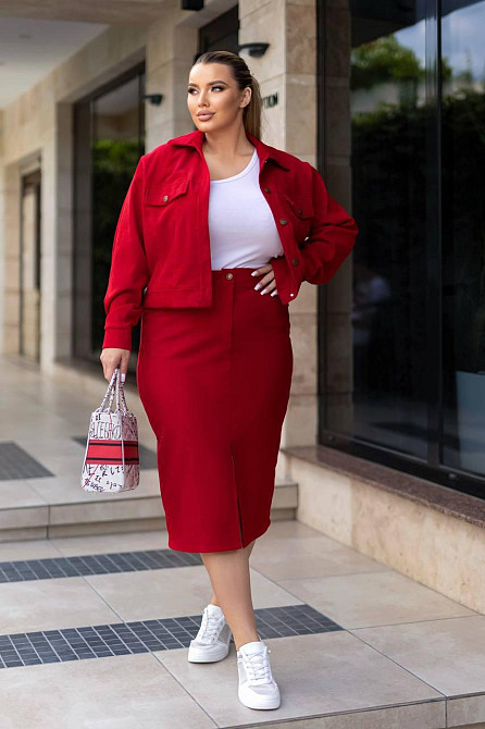 Женский стильный костюм двойка: жакет и юбка микровельвет Красный, 52 Одесса - изображение 1