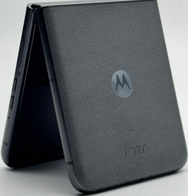 Смартфон Motorola Razr 2024 XT24553 8/256Gb. Киев - изображение 2