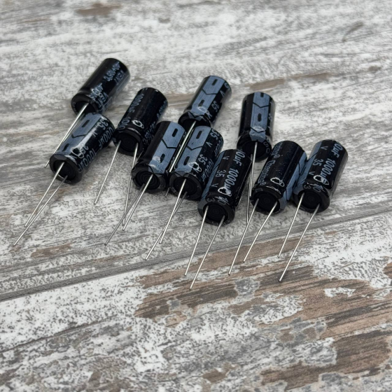 Конденсатор електролітичний алюмінієвий 1000мкФ 35В 105°C, набір 10шт, радіодеталі Київ