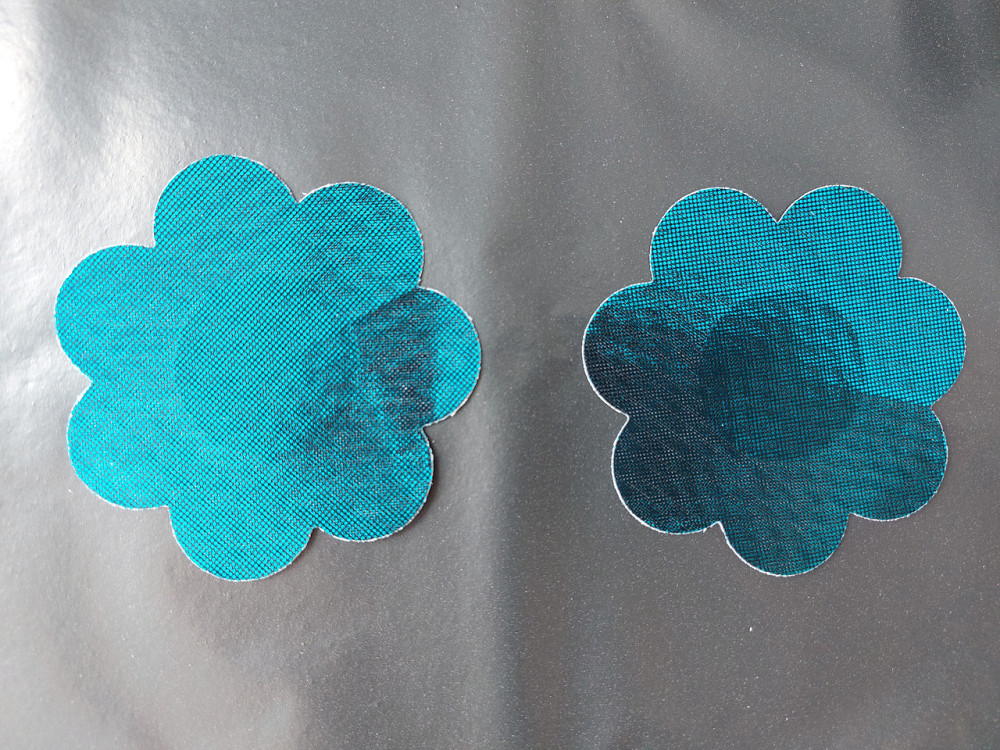 Наклейки на груди Ромашки 75 мм блакитний Київ - фото 1